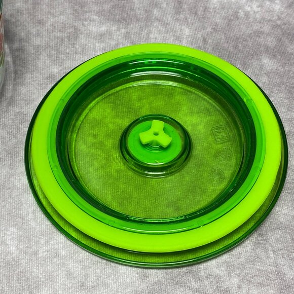 Temp-Tations Holiday Reindeer & Gifts Glass Bowl W/ Light Green Lid & Vent - Picture 4 of 8